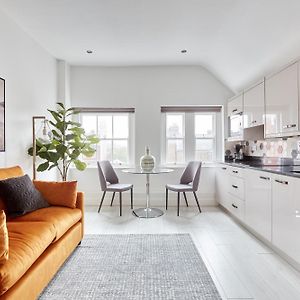 Superior One-Bedroom Apartment
